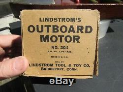 VINTAGE ORIGINAL 1930's LINDSTROM WOOD WINDUP OUTBOARD BOAT & MOTOR & BOX EXC