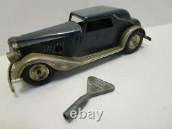 VINTAGE TRIANG MINIC TIN WIND UP CAR WithORIGINAL WIND UP KEY WORKS GREAT