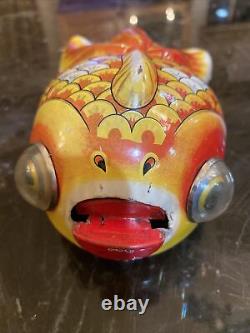 VINTAGE YOSHIYA KO GOLDFISH TIN LITHOGRAPHED RARE 6 WIND UP TOY 1950's JAPAN