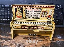 VTG 1940's L'il Abner & His Dogpatch Band Tin Litho Windup Toy Nice