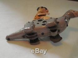 VTG 1962 Marx Fred Flintstone & Dino Tin and Celluloid Wind Up Toy No Box