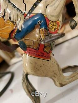 Vintage 1938 MARX LONE RANGER on SILVER TIN LITHO WIND-UP LASSO TOY Works Partly