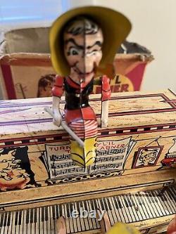 Vintage 1945 Lil Abner and his Dogpatch Band Tin Litho Piano Windup Toy Pioneer