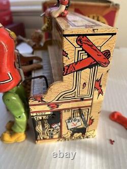 Vintage 1945 Lil Abner and his Dogpatch Band Tin Litho Piano Windup Toy Pioneer