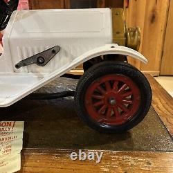 Vintage 1960s Marx Toys Stutz Bearcat Ride-on Electric Battery Toy White