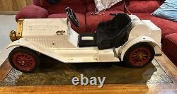 Vintage 1960s Marx Toys Stutz Bearcat Ride-on Electric Battery Toy White