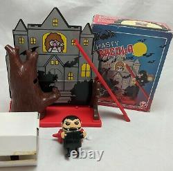 Vintage 1970s HASTY DRACULA Wind Up Vampire Bank ISI Monster Toy White Knob