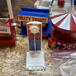 Vintage 1996 ERTL Farm Country County Fair Playset Carousel Nearly Complete