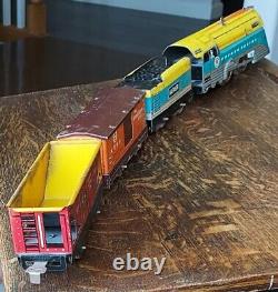 Vintage'40s Hafner/Wyandotte Windup Tin Litho Locomotive + 3 Railcars, Classic