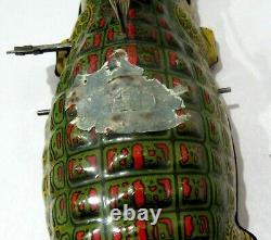 Vintage Alligator Tin Lithograph Wind Up Toy With Figure