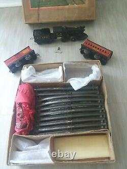 Vintage American Flyer WIND UP Toy Train Set in Original Box 13 Loco, Red Pass