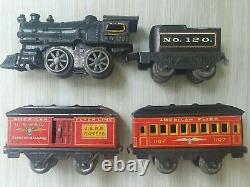 Vintage American Flyer WIND UP Toy Train Set in Original Box 13 Loco, Red Pass