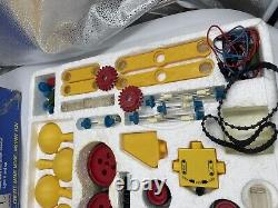 Vintage Capsela 1000 Motorized Science Building Land Water Toy With Box