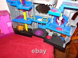 Vintage Children`s Toy Play Sets 1 Batman Cave & 1 Castle + 1 Joker House -c26