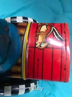 Vintage Donald Duck Tin Wind Up Toy Made In Japan