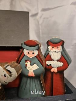 Vintage Folk Art Wooden Hand Painted Noah's Ark Toy