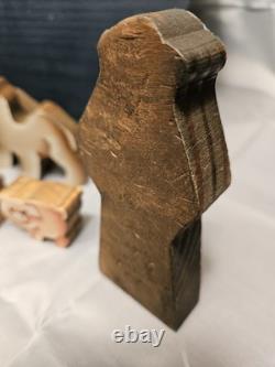 Vintage Folk Art Wooden Hand Painted Noah's Ark Toy