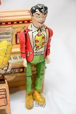 Vintage Li'l Abner Dogpatch Tin Windup Toy Band Unique Arts