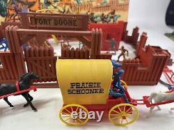 Vintage MPC Fess Parker Daniel Boone Fort Boone Playset Frontier Attack With Box