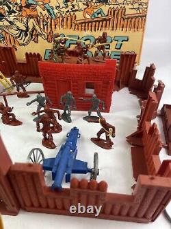 Vintage MPC Fess Parker Daniel Boone Fort Boone Playset Frontier Attack With Box