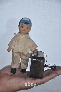 Vintage Man Carrying Suitcase Litho Tin Wind Up Toy, Japan