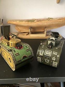 Vintage Marx Tin Litho Wind Up Military Tanks with Key Doughboy Soldier Antique