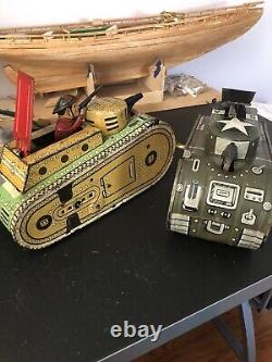 Vintage Marx Tin Litho Wind Up Military Tanks with Key Doughboy Soldier Antique