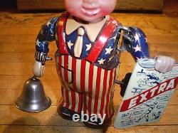 Vintage Occupied Japan Tin & Celluloid NEWS BOY Wind Up Toy Works Original