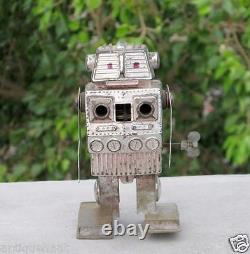 Vintage Old Collectible Rare Wind Up Fire Sparkling Fine Robot Toy Made In Japan
