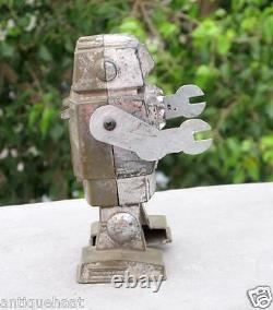 Vintage Old Collectible Rare Wind Up Fire Sparkling Fine Robot Toy Made In Japan