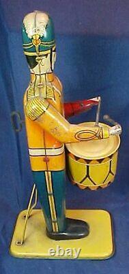 Vintage Tin Wind Up Wolverine Drum Major #27 13 1/2 Tall Working Condition