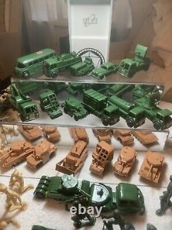 Vintage Toys, TRIANG MINIC PUSH AND GO ARMY PRESENTATION SET