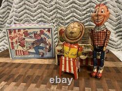 Vintage Unique Art Howdy Doody Tin Wind Up Toy With Reproduction Box