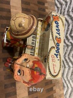 Vintage Unique Art Howdy Doody Tin Wind Up Toy With Reproduction Box