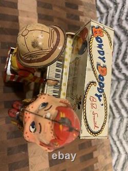 Vintage Unique Art Howdy Doody Tin Wind Up Toy With Reproduction Box