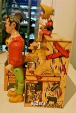 Vintage Unique Art Ll'L Abner & His Dogpatch Band Tin Litho Windup Toy with OB