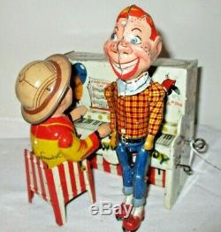 Vintage Unique Arts Co Tin Wind Up Howdy Doody & Bob Smith, Piano Character Toy