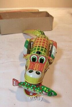 Vintage Wind Up SNAPPING ALLIGATOR With leaping fish, Original Box, Japan by NGS