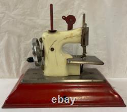 Vtg. 1950 Little Betty Senior Child's Hand Crank Sewing Machine Toy Model