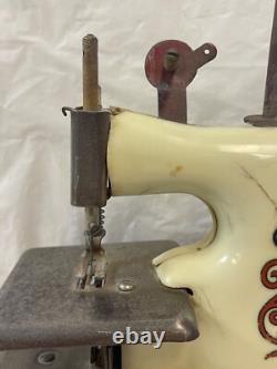 Vtg. 1950 Little Betty Senior Child's Hand Crank Sewing Machine Toy Model