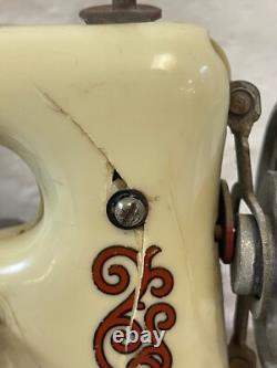 Vtg. 1950 Little Betty Senior Child's Hand Crank Sewing Machine Toy Model