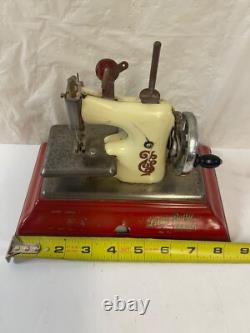 Vtg. 1950 Little Betty Senior Child's Hand Crank Sewing Machine Toy Model