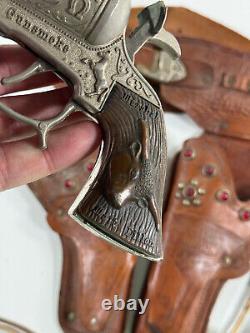 Vtg 1950's Gunsmoke Marshall Matt Dillon Western Cowboy Cap Gun set holster 34