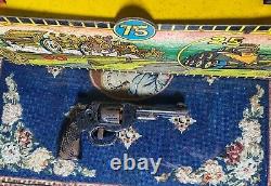 WORKING Vtg MARX Toys ARMY & NAVY Wind Up Shooting Gallery Gun & Key Game RARE