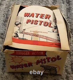 Water Pistol Toy in Store Display Box Squirting Unused Vintage 36 Old Toys NOS