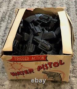 Water Pistol Toy in Store Display Box Squirting Unused Vintage 36 Old Toys NOS