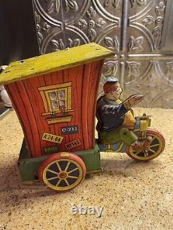 Wyandotte vintage Humphrey Mobile Wind Up Toy