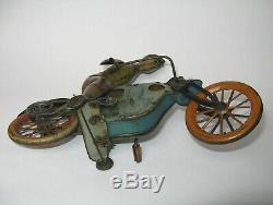 X-Rare antique Müller & Kadeder Singe Cylinder Motorcycle withDriver Crank Tin Toy